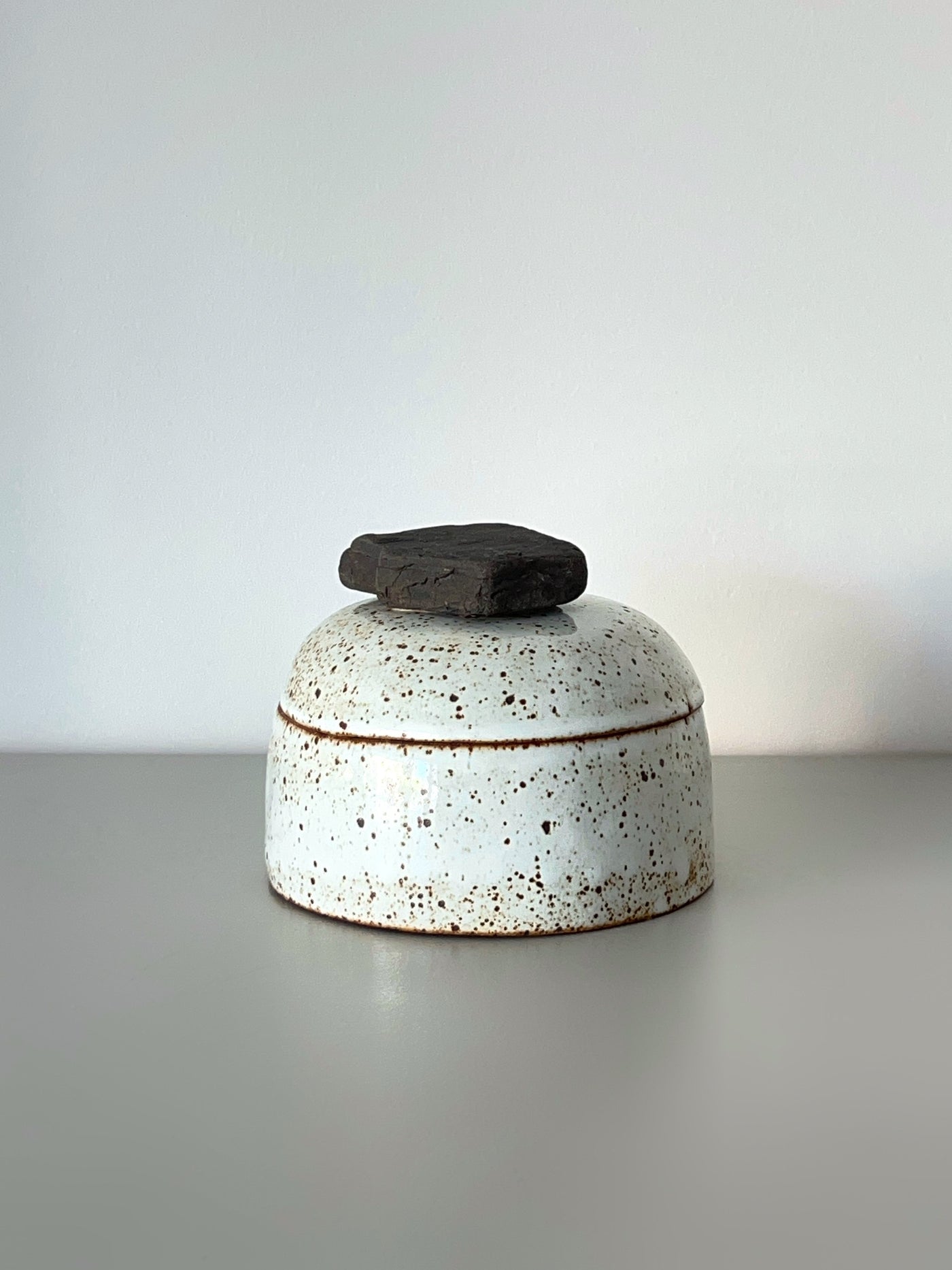 Catchall White Speckled