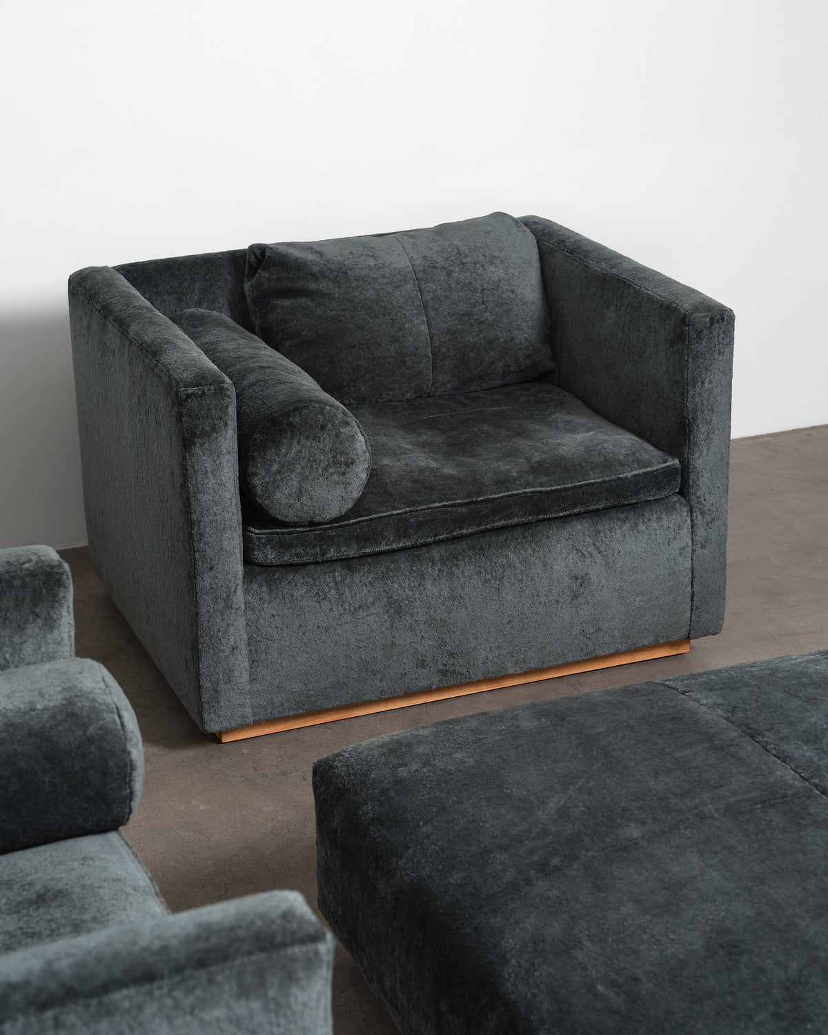 Lounge Series Suite - Indigo Linen Velvet